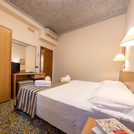 Hotel Giardinetto Desenzano del Garda Exterior foto