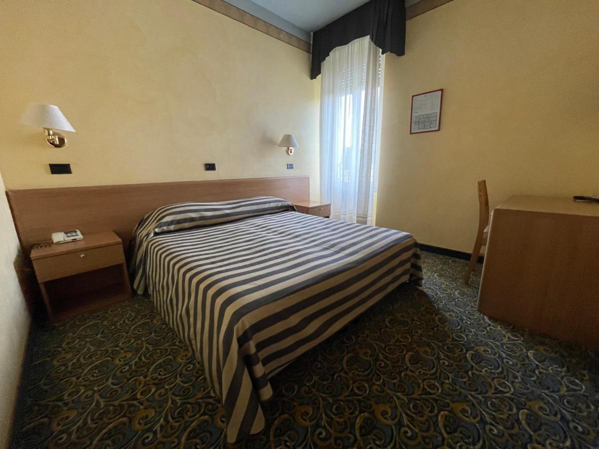Hotel Giardinetto Desenzano del Garda Exterior foto