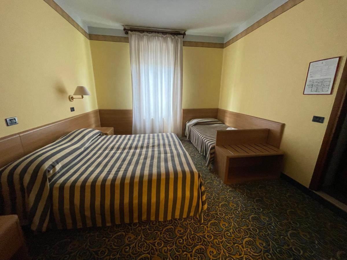 Hotel Giardinetto Desenzano del Garda Exterior foto
