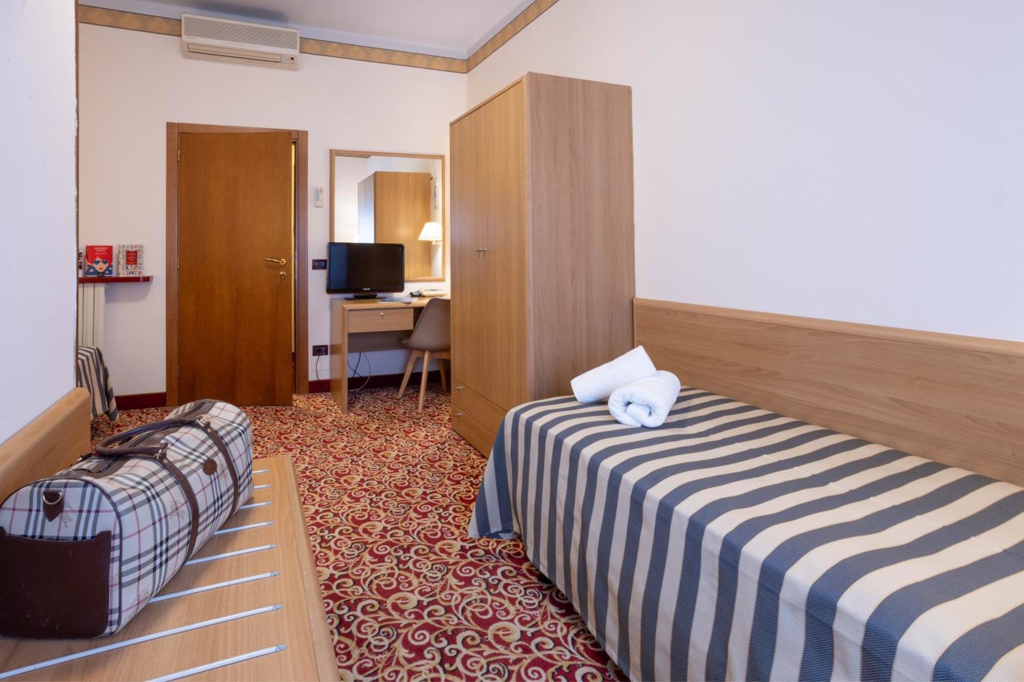 Hotel Giardinetto Desenzano del Garda Exterior foto