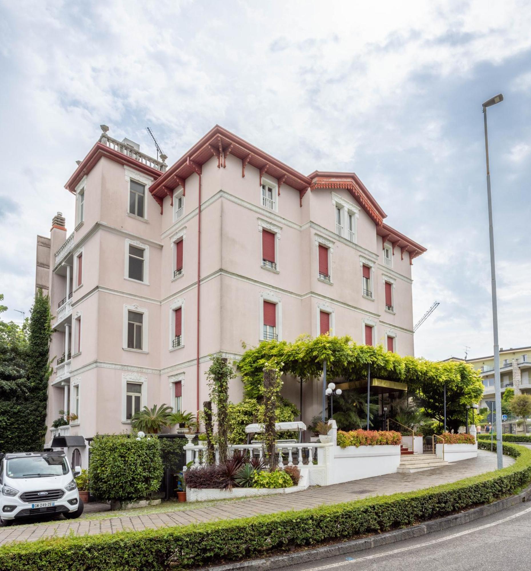 Hotel Giardinetto Desenzano del Garda Exterior foto