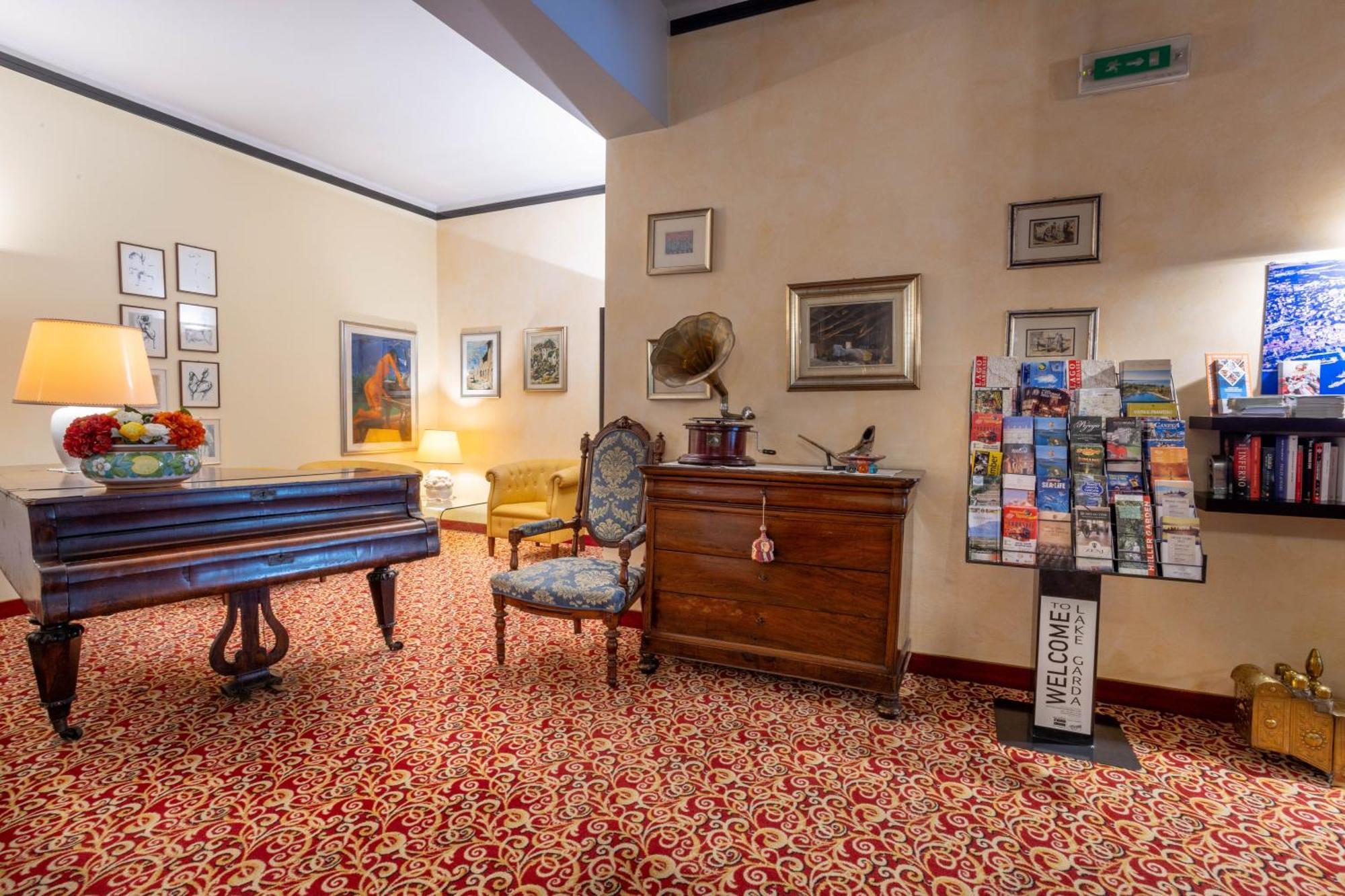 Hotel Giardinetto Desenzano del Garda Exterior foto
