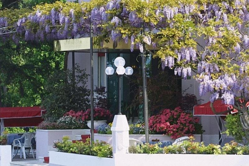 Hotel Giardinetto Desenzano del Garda Exterior foto