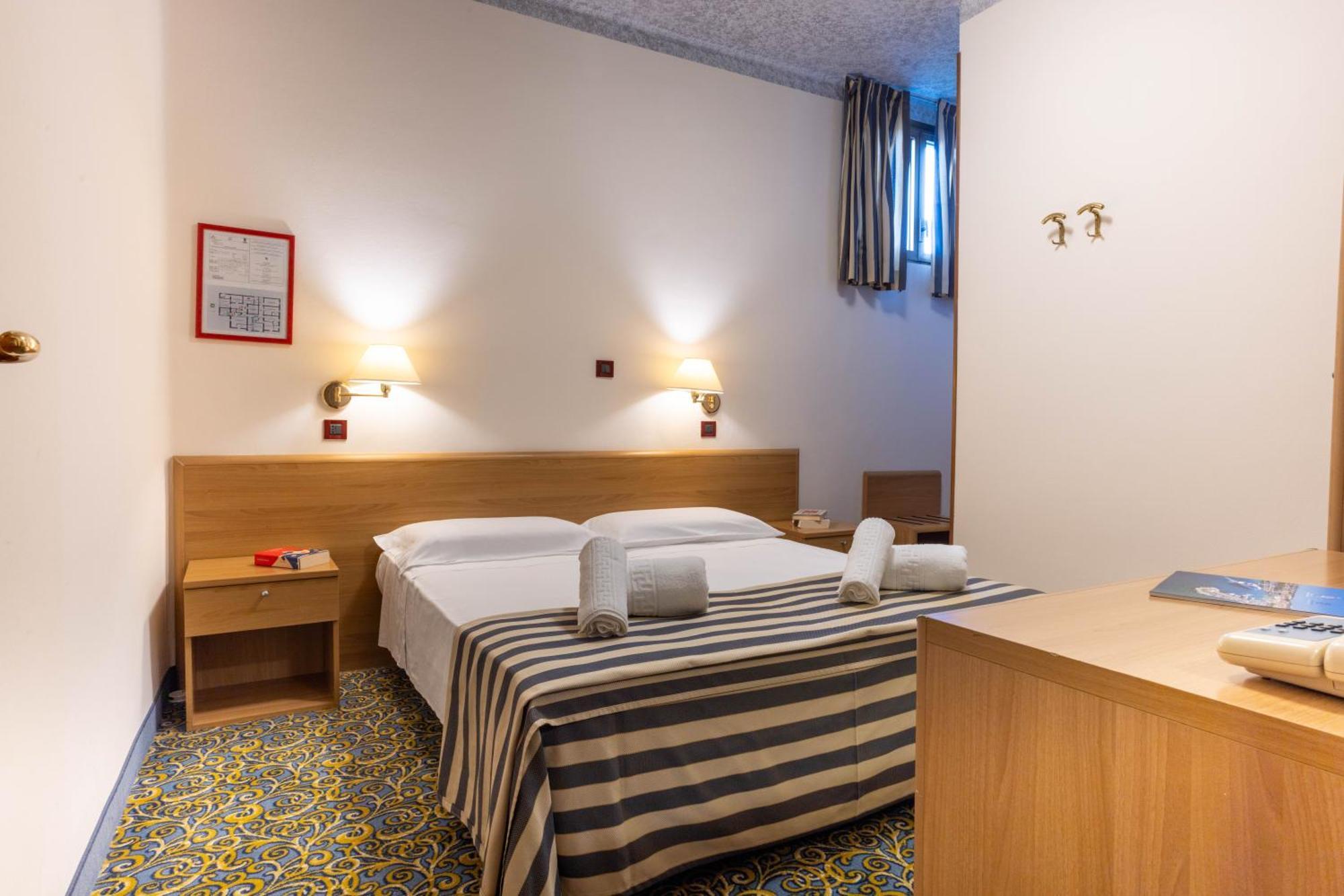Hotel Giardinetto Desenzano del Garda Exterior foto