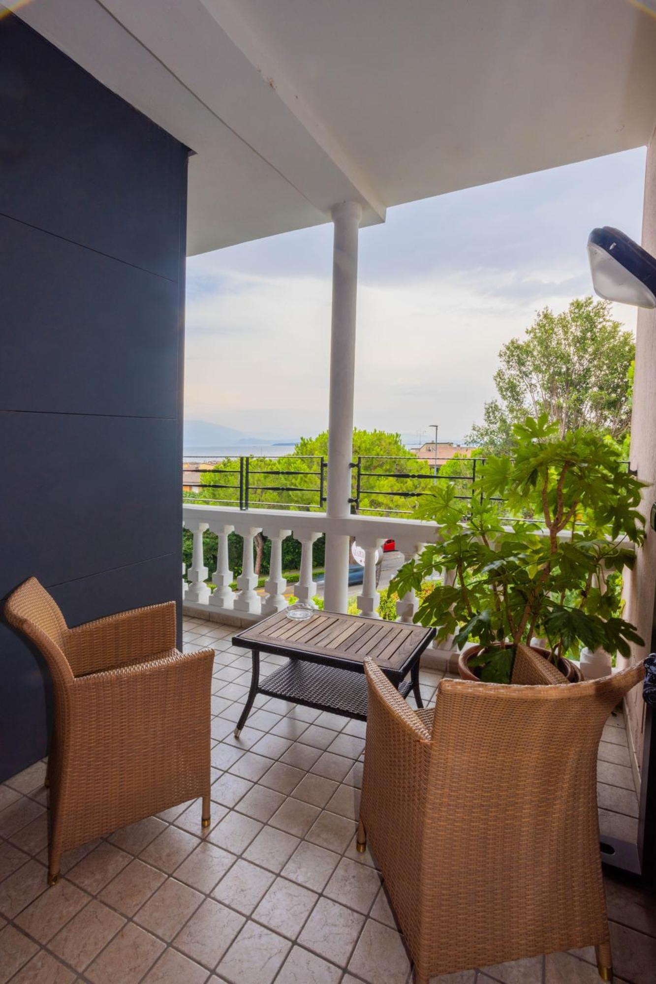 Hotel Giardinetto Desenzano del Garda Exterior foto