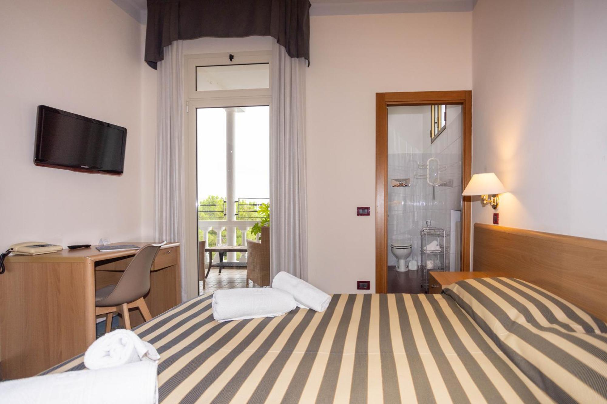 Hotel Giardinetto Desenzano del Garda Exterior foto