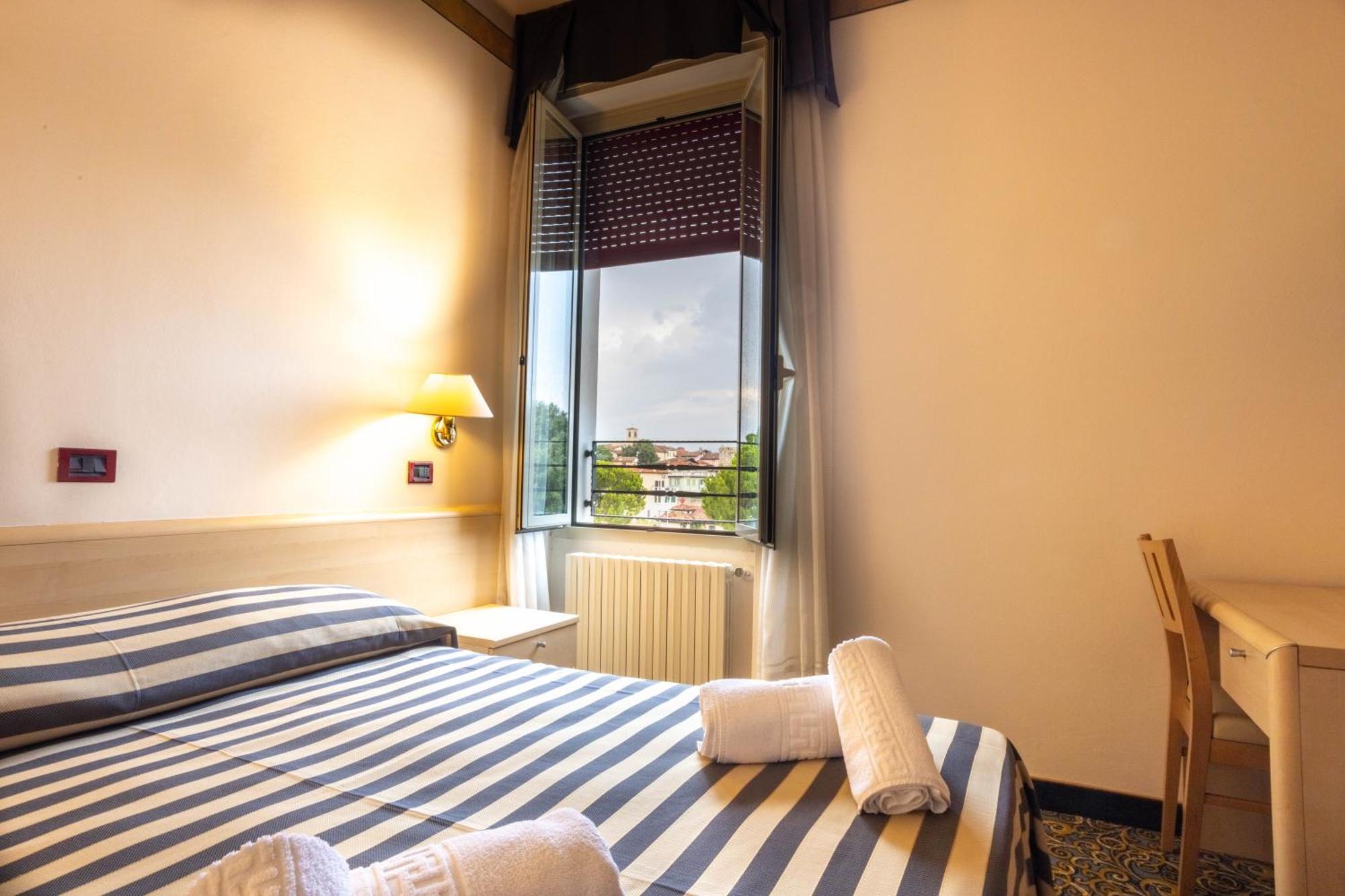 Hotel Giardinetto Desenzano del Garda Exterior foto