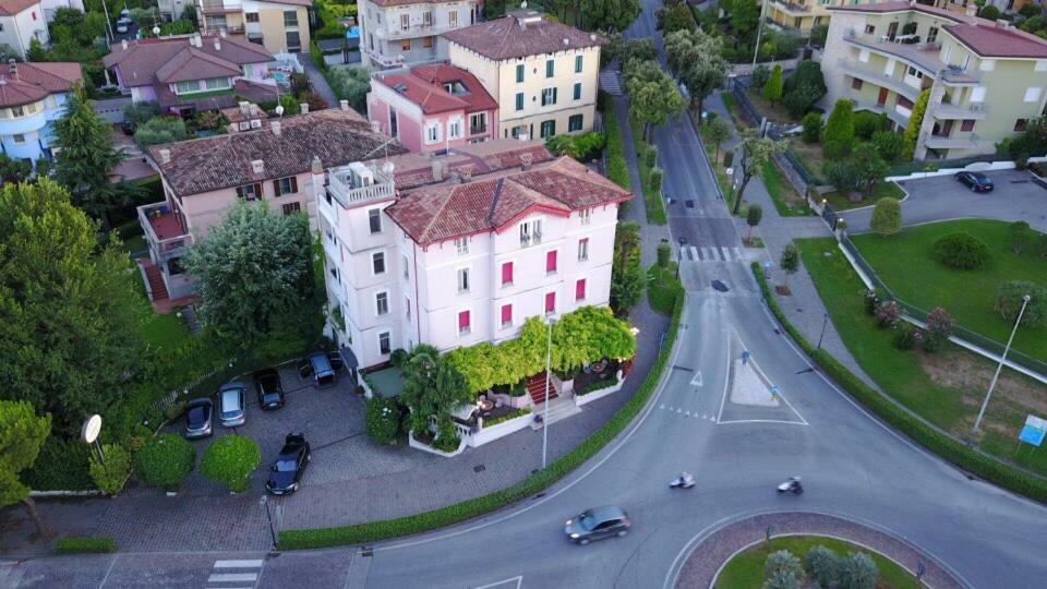 Hotel Giardinetto Desenzano del Garda Exterior foto