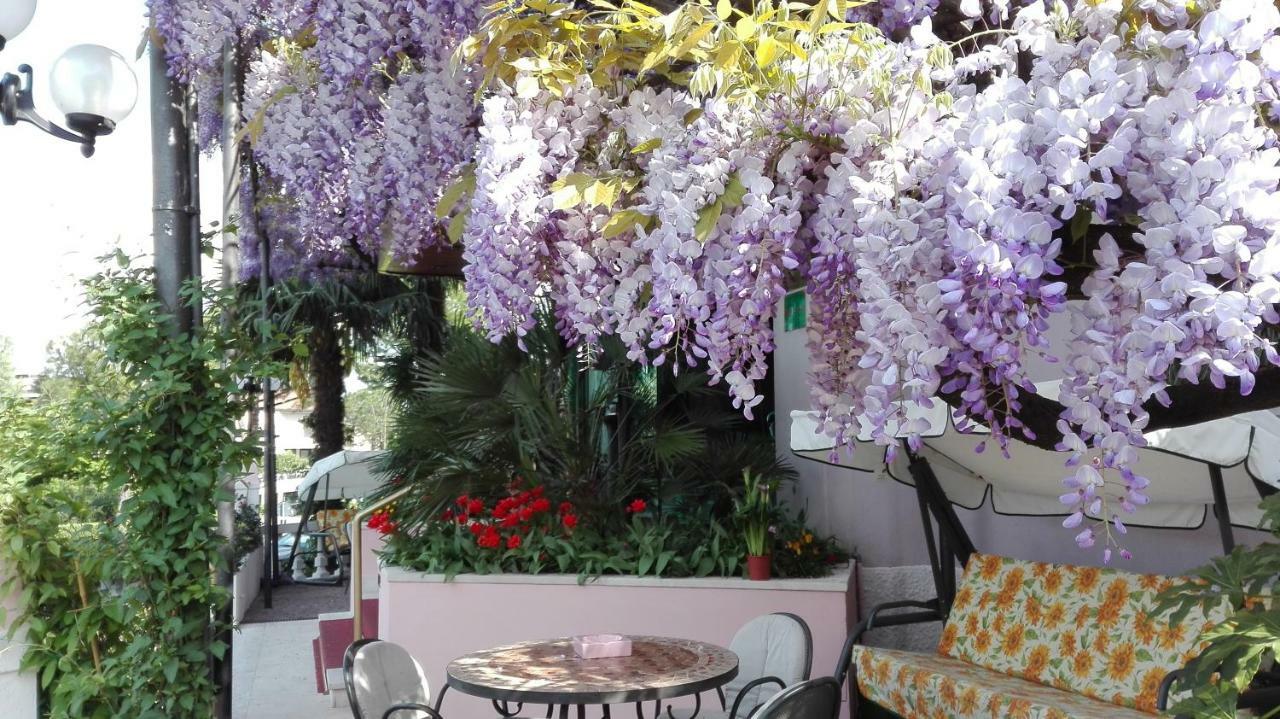 Hotel Giardinetto Desenzano del Garda Exterior foto