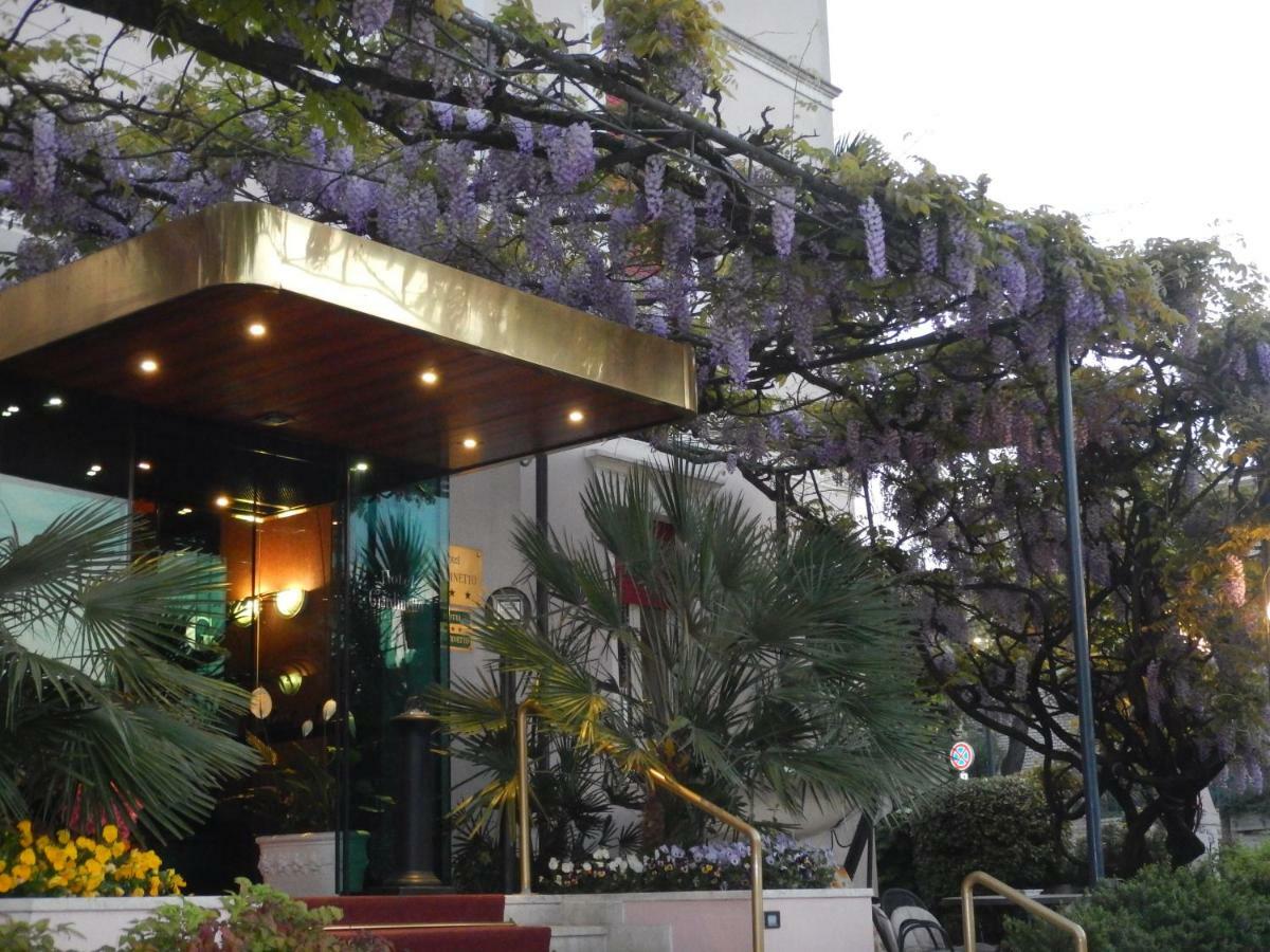 Hotel Giardinetto Desenzano del Garda Exterior foto