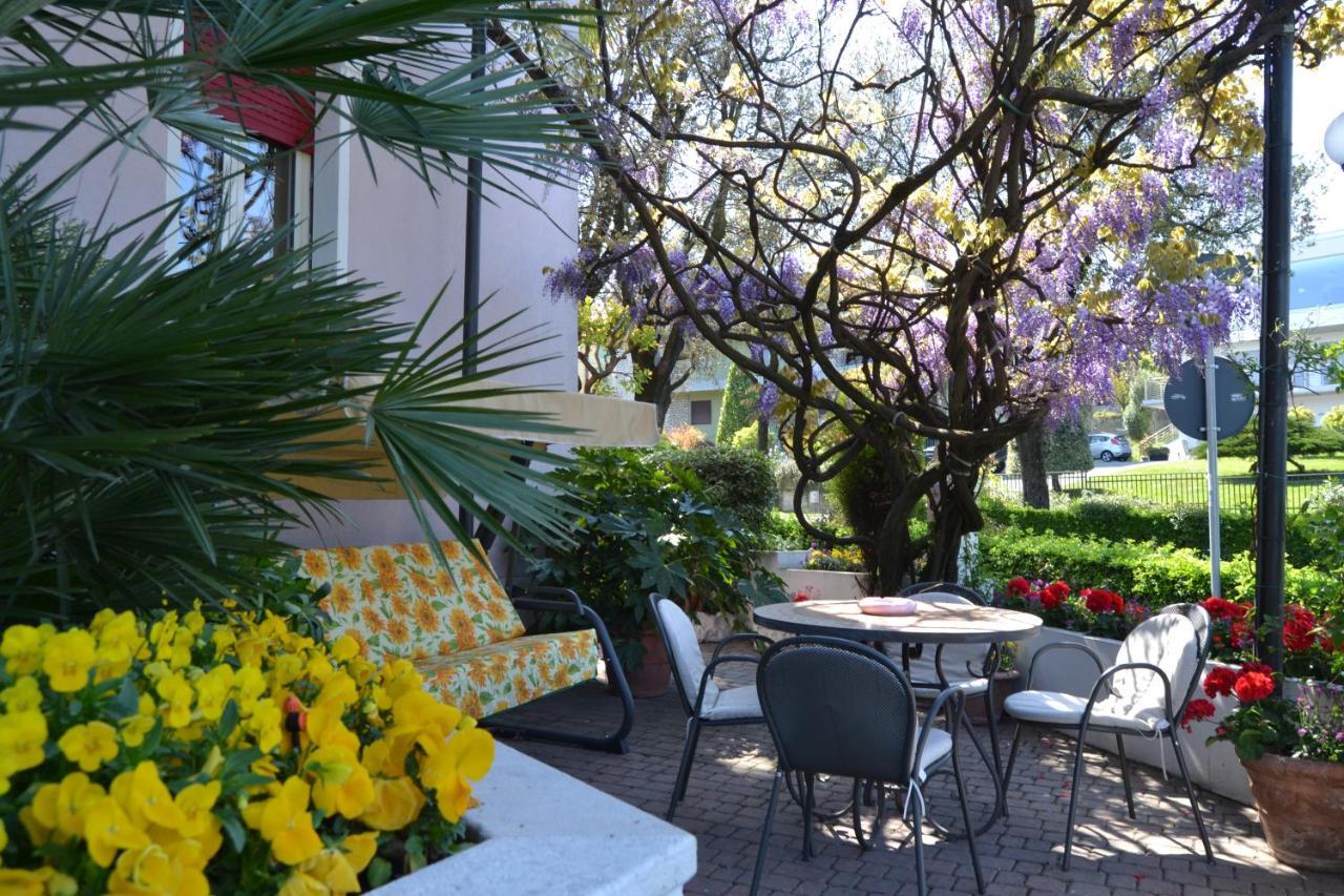 Hotel Giardinetto Desenzano del Garda Exterior foto